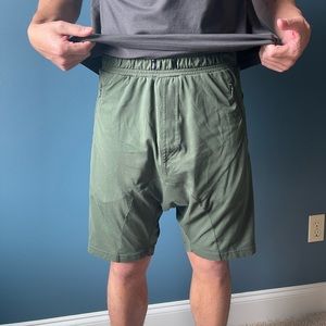 ALO yoga short